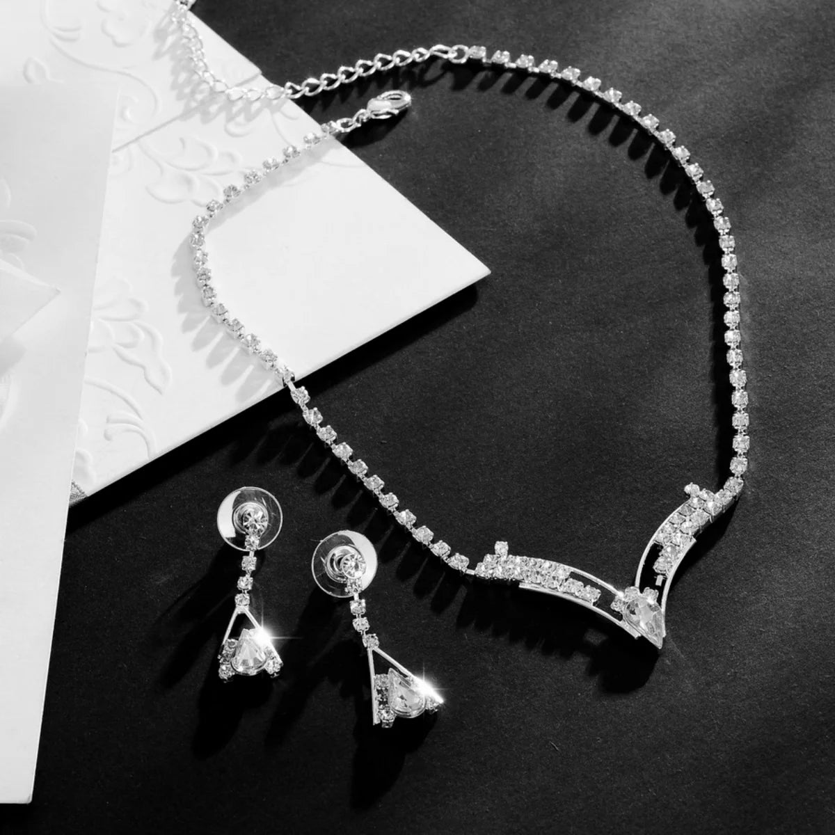 Luxury Rhinestone Geometric Bridal Necklace Earrings Set For Women Dainty Elegant Waterdrop Crystal Wedding Banquet Jewelry Set