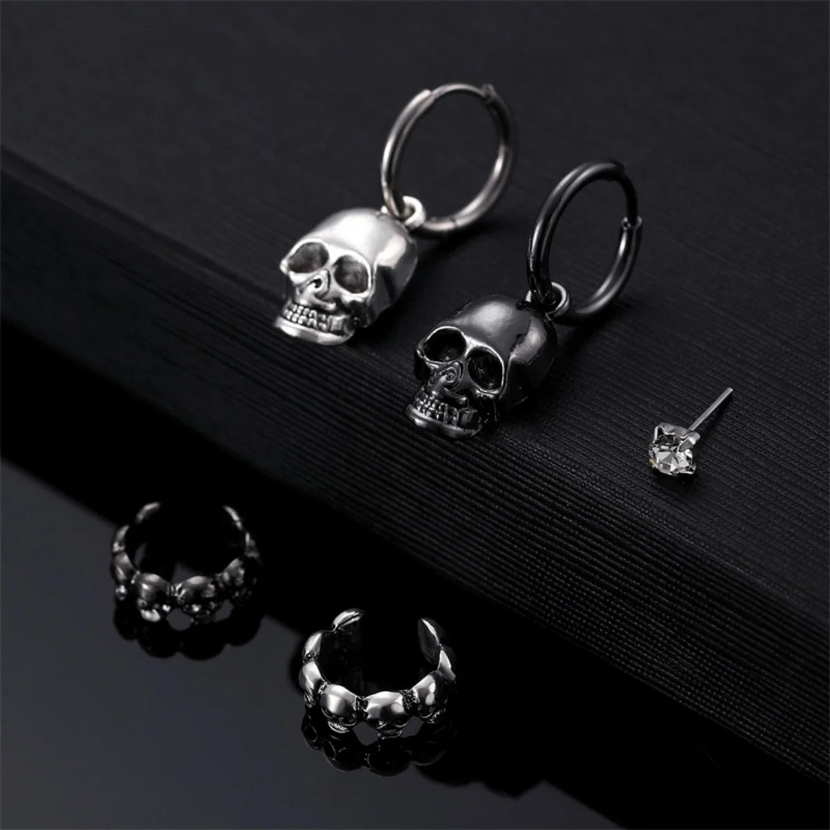 5Pcs/Set Simple Halloween Black Silver Color Skull Drop Earrings Punk Skeleton No Piercing Ear Clip For Women Men Gothic Jewelry